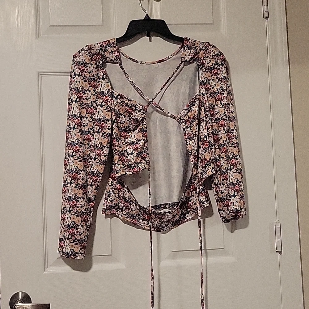 SHEIN VCAY Plus Floral Print Crisscross Tie Back Cutout - Picture 5 of 5